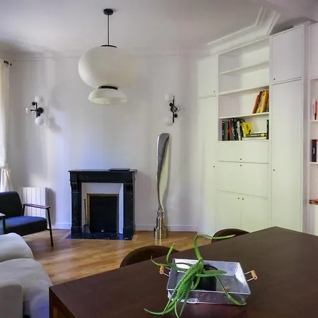 43m With Balcony In The Heart Of *